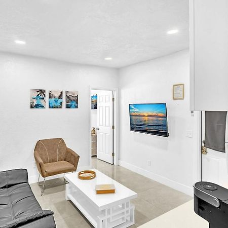 Boutique One Bdrm Close To Aventura Mall & Beach Hallandale Beach Buitenkant foto